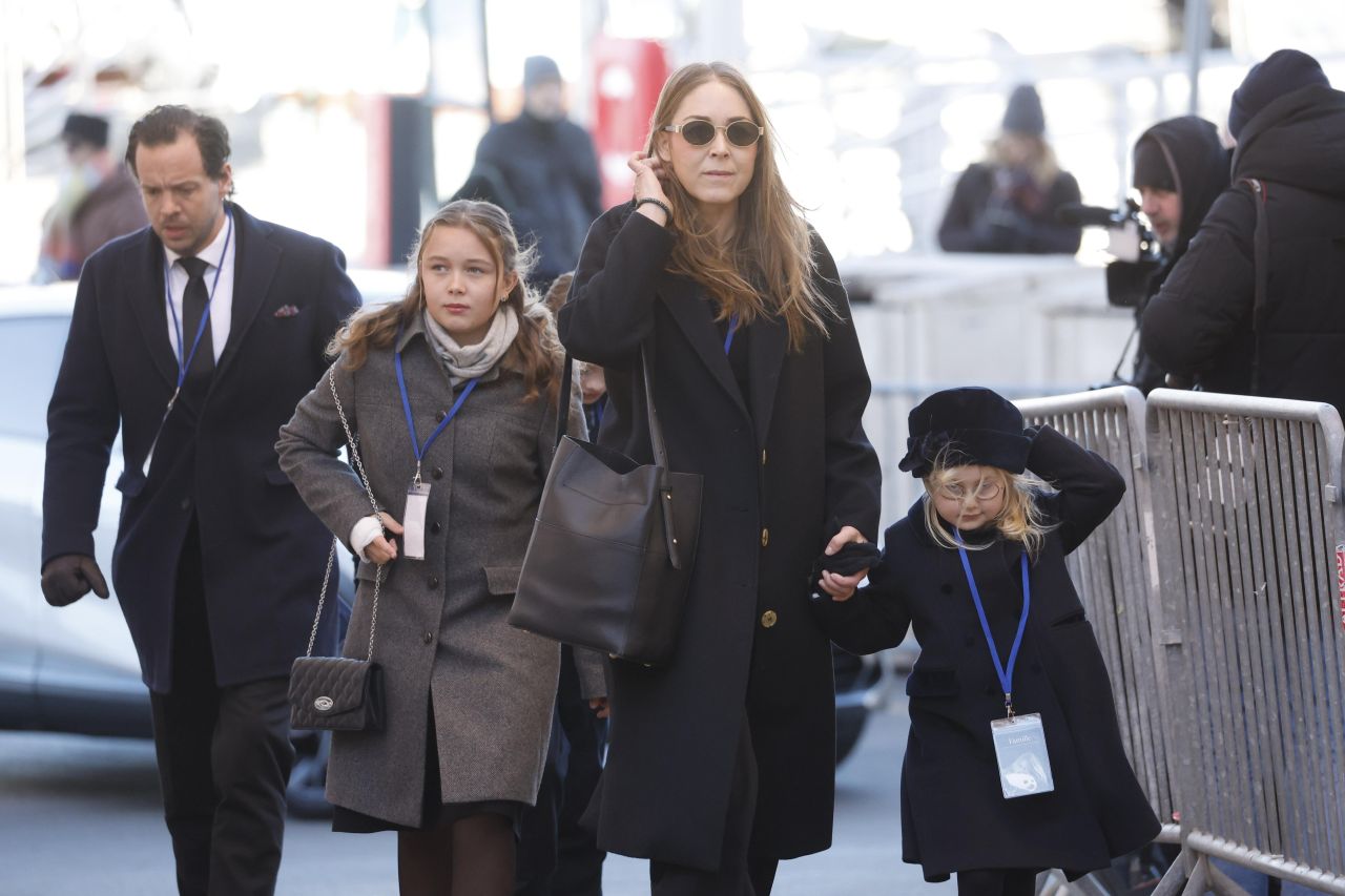 <p>Френската киноикона Брижит Бардо ще бъде погребана в родния ѝ град Сен Тропе. Скромното изпращане в последния ѝ път ще отрази нейната дългогодишна любов към животните, както и крайнодесните ѝ политически възгледи.</p>