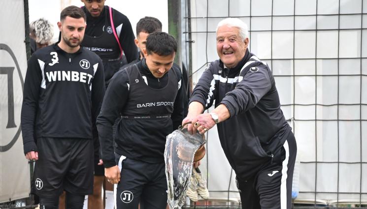 Локо Пловдив - Синовете на Божинов и Кривия са на лагер с Локо Пловдив