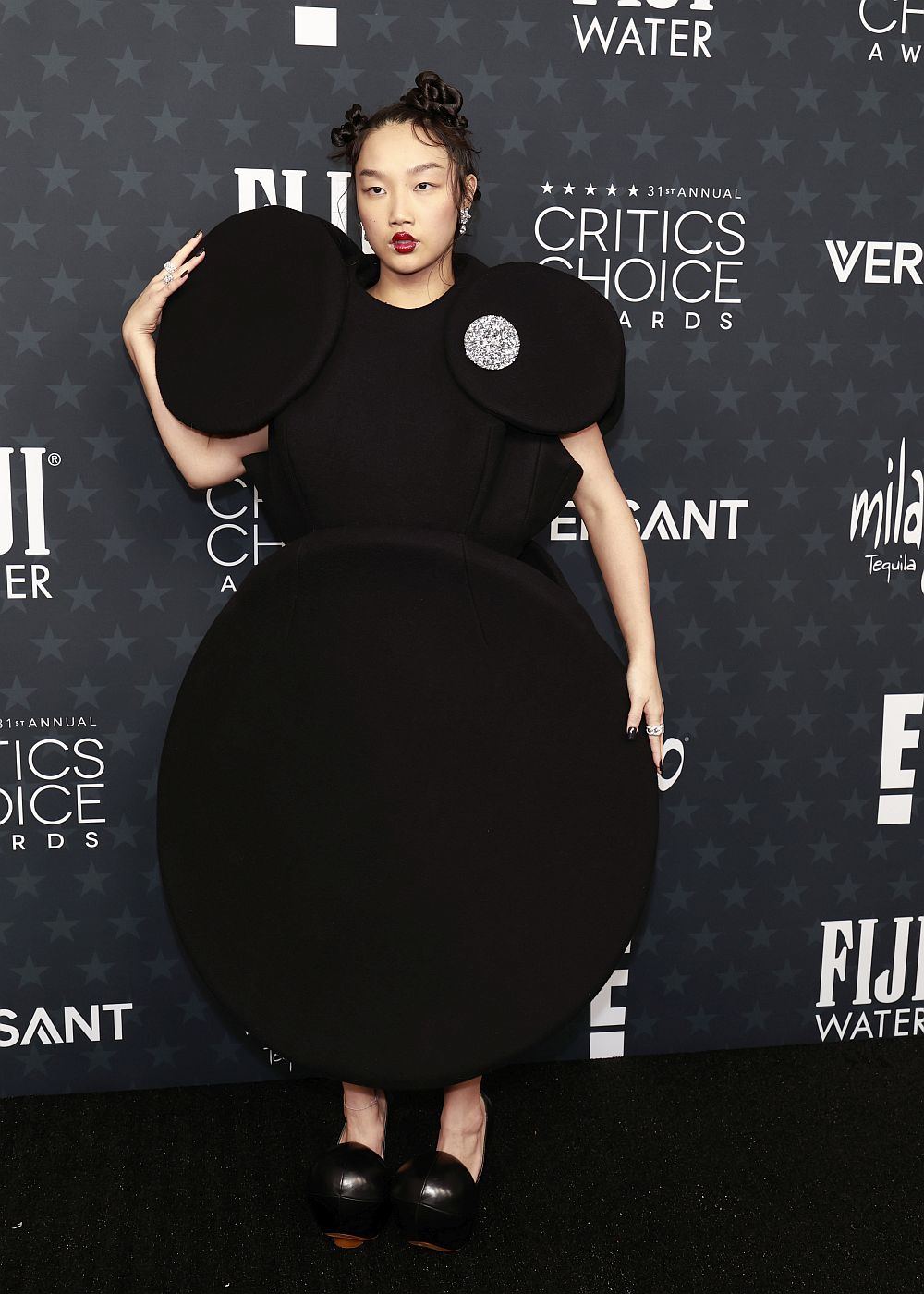 Смели визии и модни гафове на наградите на критиците