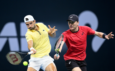 Млад белгиец застава на пътя на Григор в Бризбън