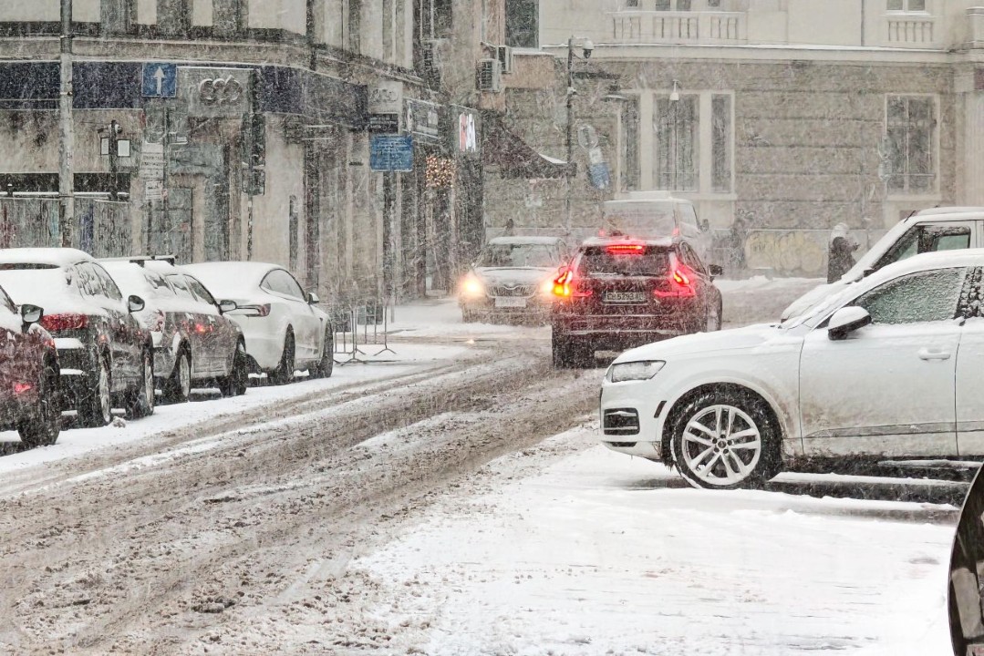 Лед, студ и сняг: Пътната обстановка в страната е затруднена (ОБЗОР)