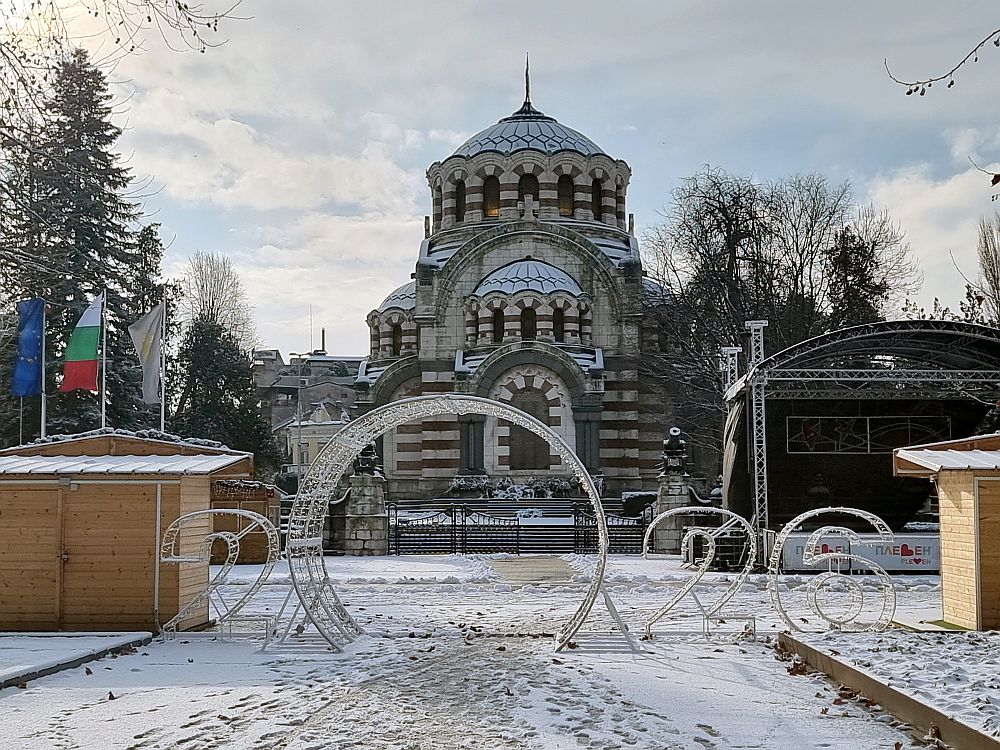 Зимата се завърна с пълна сила в цялата страна