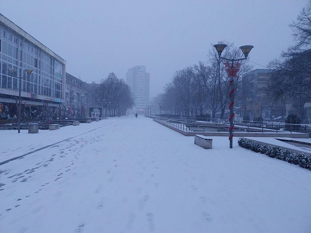 Зимата се завърна с пълна сила в цялата страна