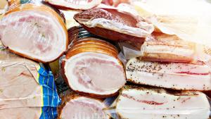 сланина месо колбаси