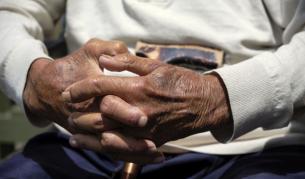 „Най-възрастният мъж в света“ почина часове след 121-ия си рожден ден