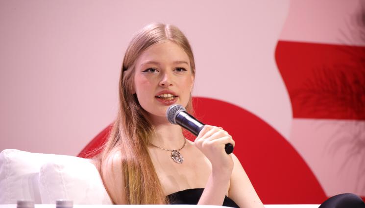 Вивиан Уилсън - Дъщерята на Мъск стана лице на Риана! (СНИМКА)