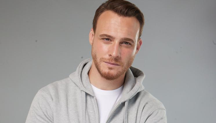 Керем Бюрсин - Обявиха Керем Бюрсин за красавец №1 за 2025-а!