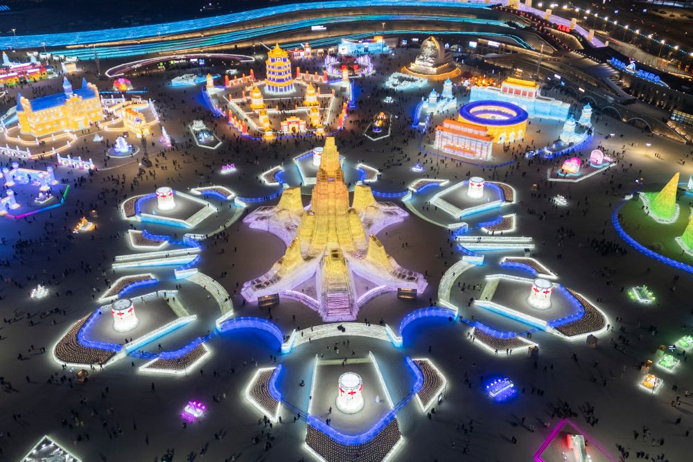 Фестивалът на ледените скулптури в Харбин