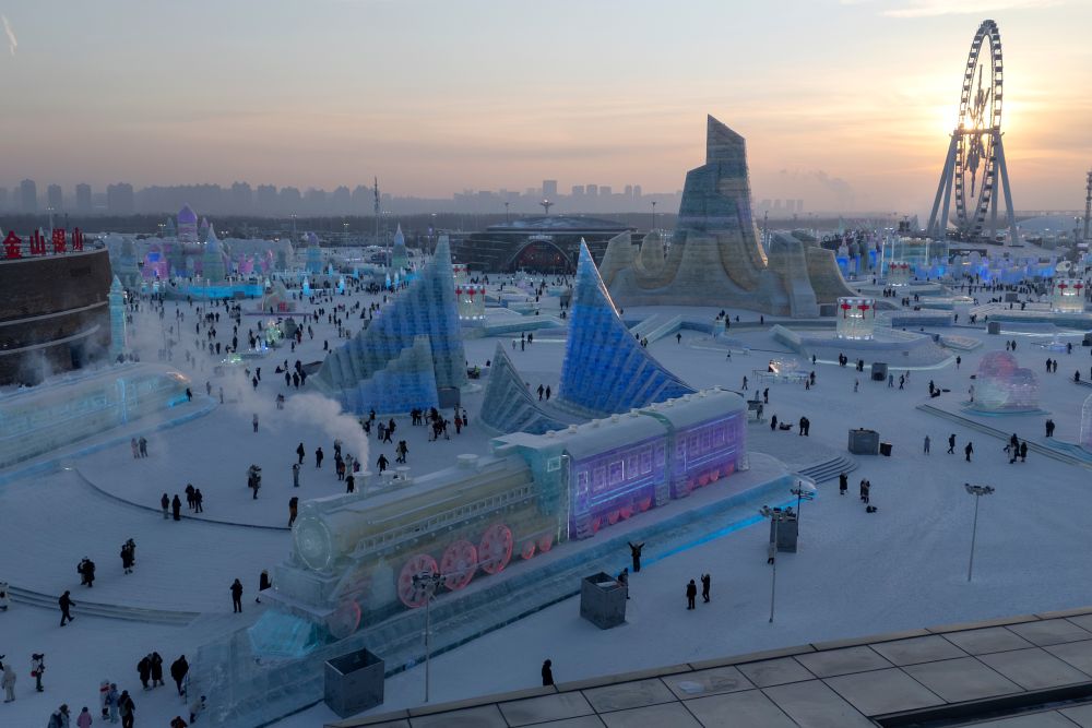 Фестивалът на ледените скулптури в Харбин