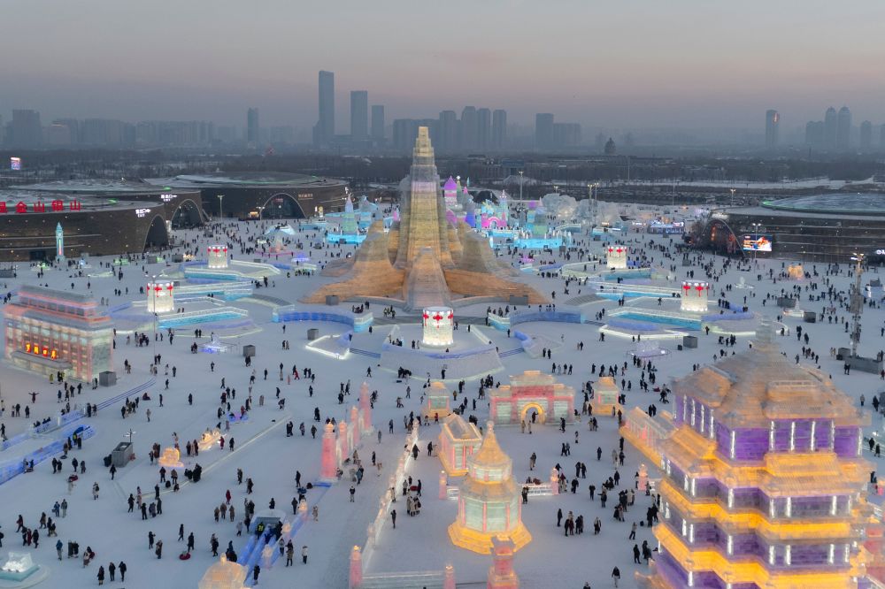 Фестивалът на ледените скулптури в Харбин