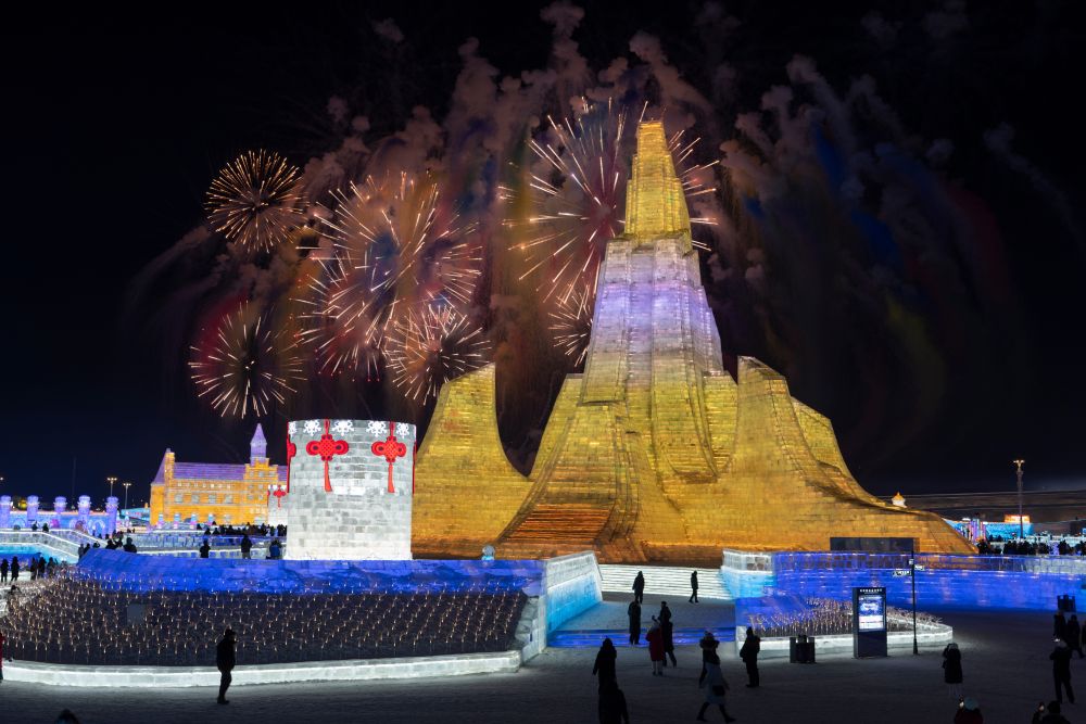 Фестивалът на ледените скулптури в Харбин