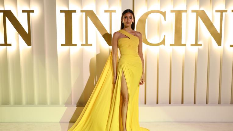 Нина Добрев