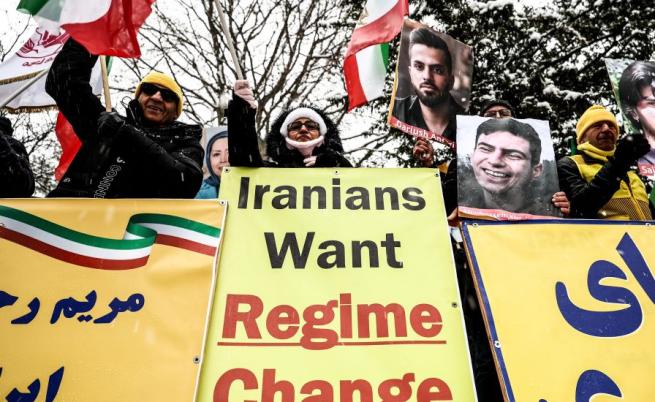 Огромни протести в Иран: Властта спря интернета (ВИДЕО)