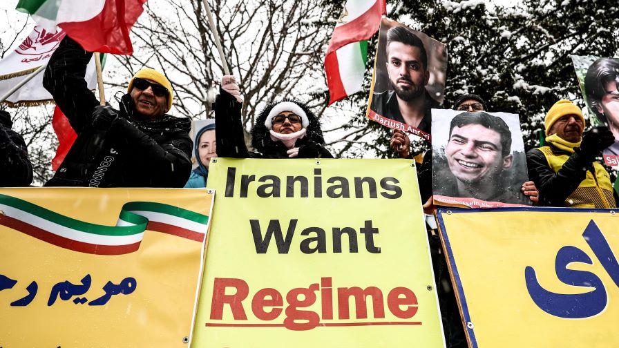 Огромни протести в Иран: Властта спря интернета (ВИДЕО)