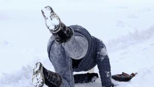 Как да не паднем на леда: ходете като пингвин (ВИДЕО)