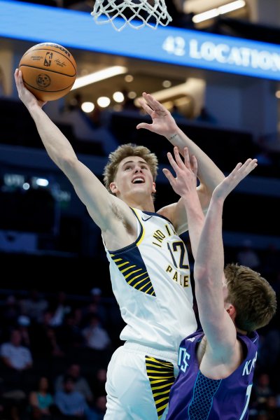 Шарлът Хорнетс Индиана Пейсърс1