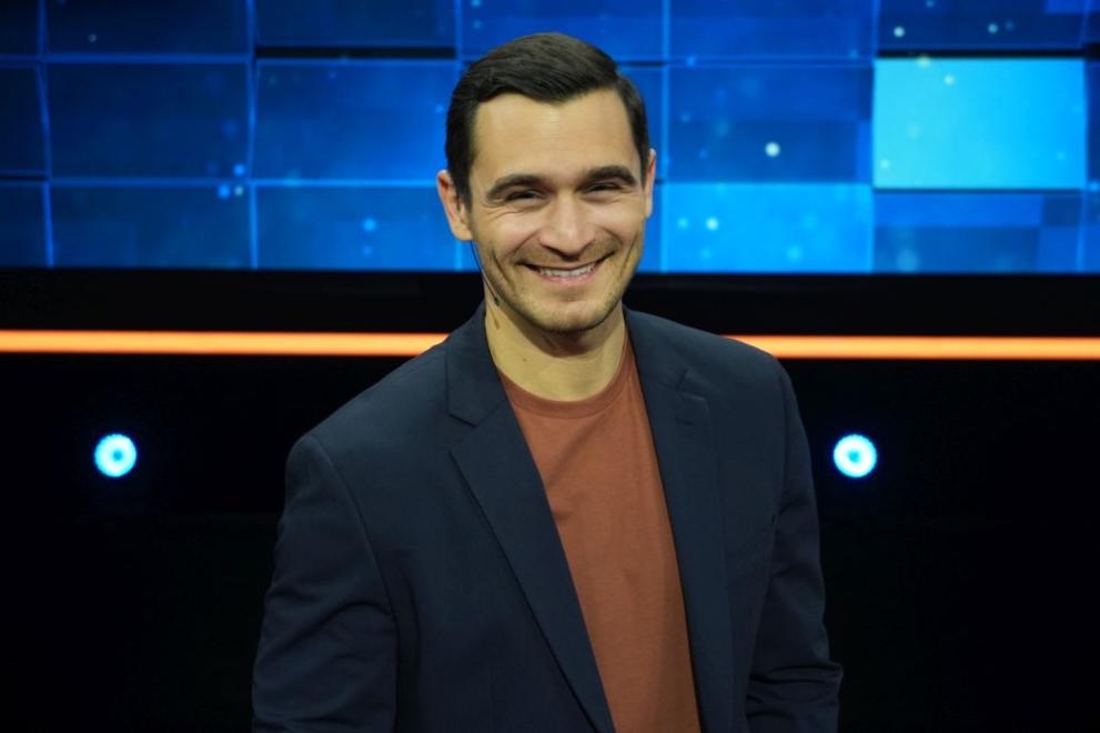 Юлиан Костов