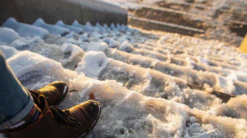 Леден капан над страната: Оранжев и жълт код за поледици и значителни валежи