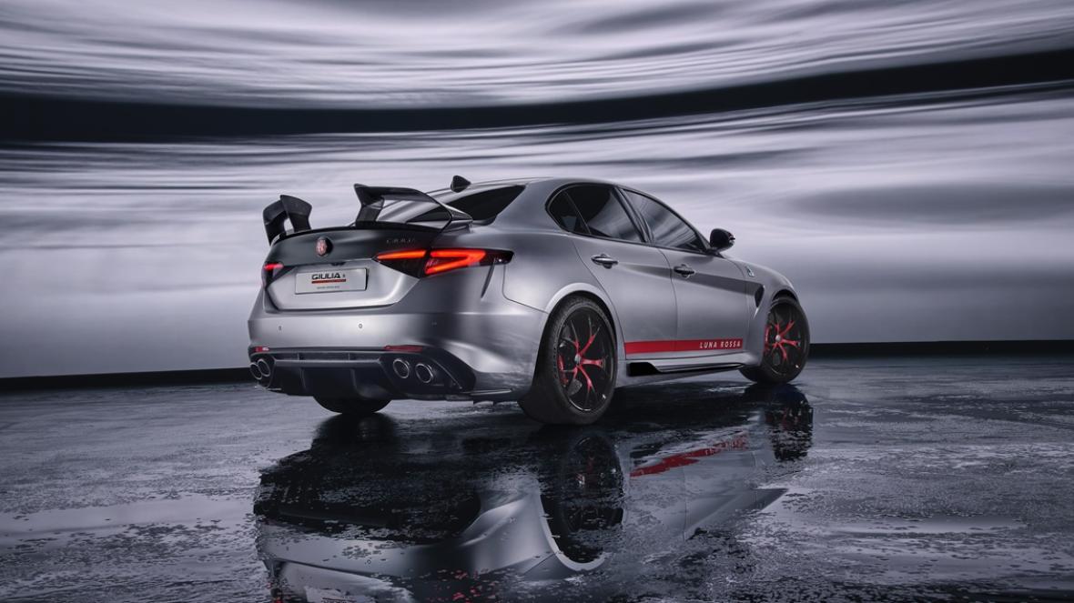 Alfa Romeo Giulia Quadrifoglio Luna Rossa
