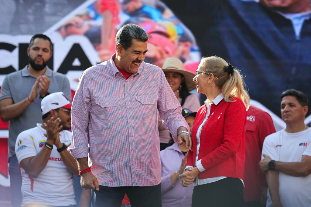 Силия Флорес