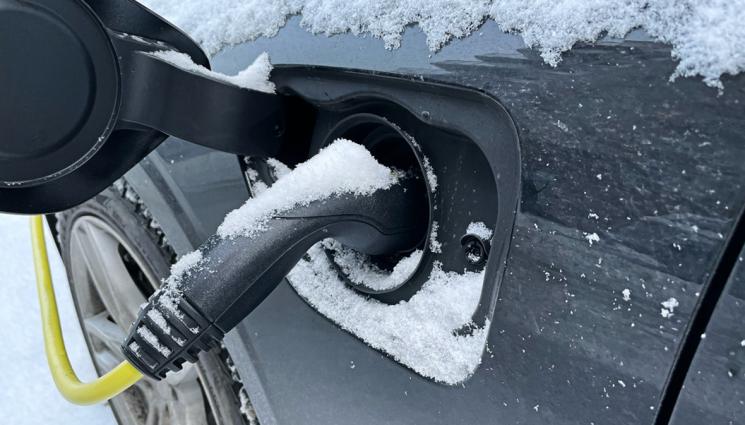 Driving an Electric Car in Winter: What You Need to Know - News Directory 3