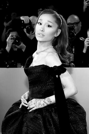 Бляскава нощ и големи емоции: „Златните глобуси“ 2026 (СНИМКИ) - снимка 3