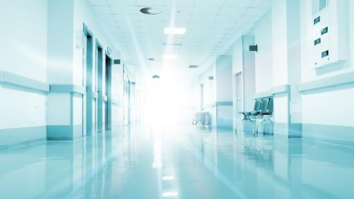 Българин осъди болница, без да знае го направили баща