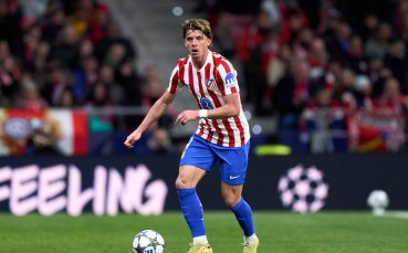 Астън Вила се приближава до халф на Атлетико Мадрид