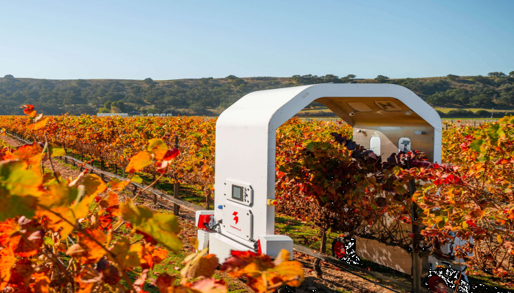 Роботи - Вместо с химикали роботи „пръскат“ с УВ светлина