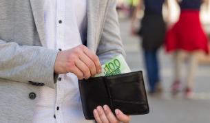 Какво става след 31 януари с лева и еврото 