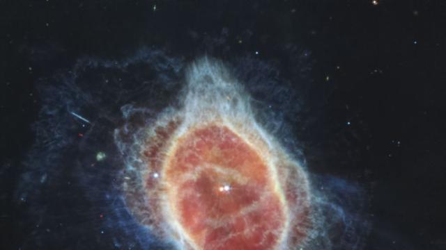 Звезда бяло джудже образува цветна ударна вълна в Млечния път