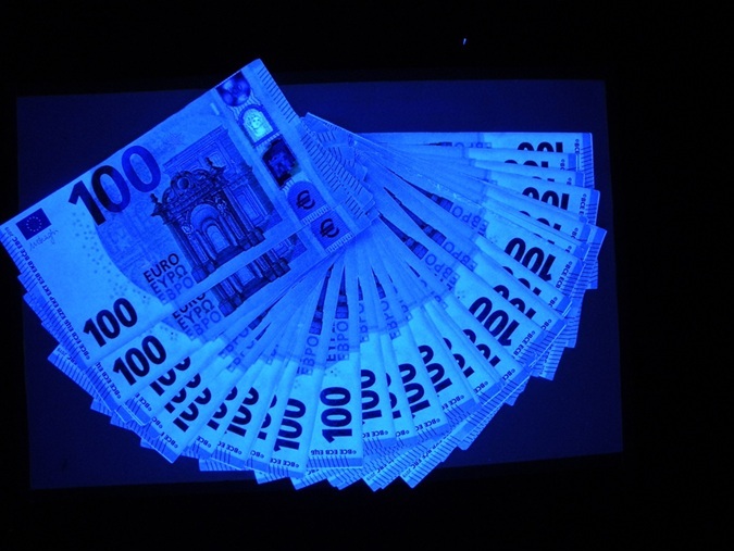 Хванаха трима с десетки хиляди фалшиви евро и левове