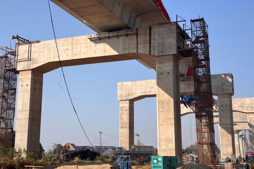  Тайланд трен кран случай 