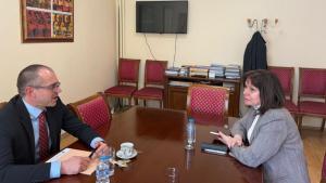 Омбудсманът Велислава Делчева и временно изпълняващият длъжността председател на Комисията за защита