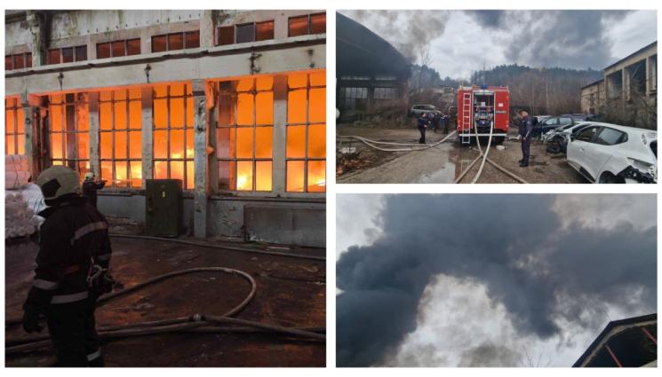 za - ГОЛЯМ ПОЖАР: Текстилно предприятие гори в Троян (СНИМКИ)