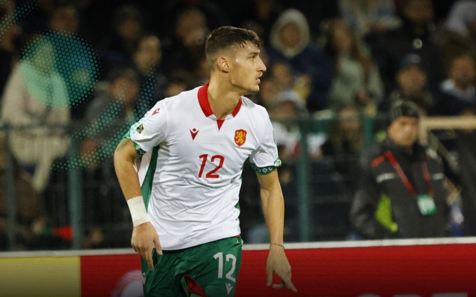 Божинов игра в последния мач на Пиза в Серия А