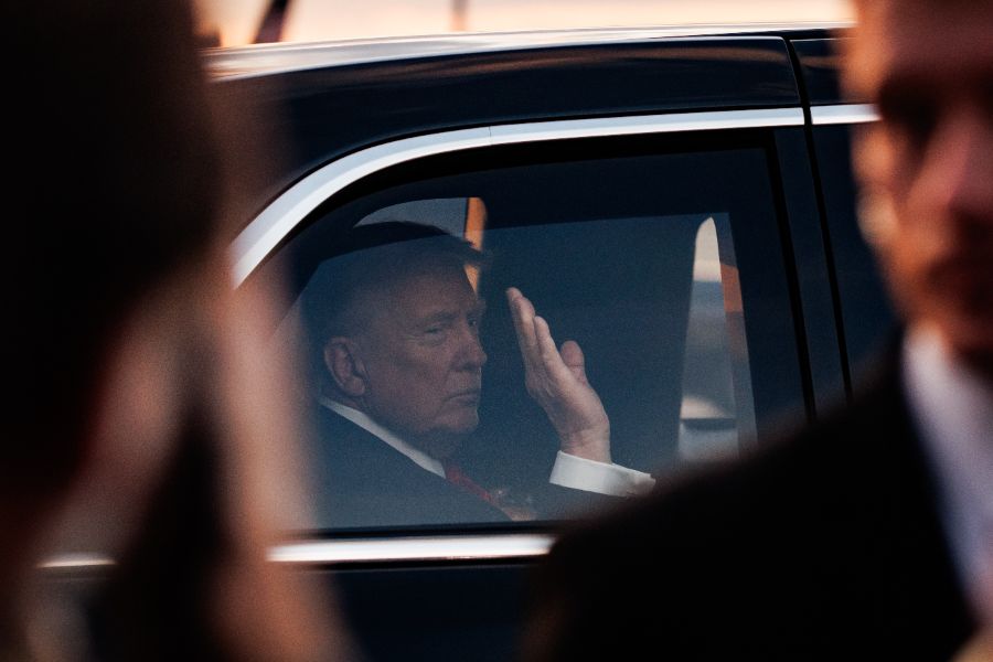 <p>Открийте невероятното инженерно решение и технологията от военен клас, които правят бронираната лимузина на президента на САЩ практически неуязвима срещу всяка заплаха.</p>