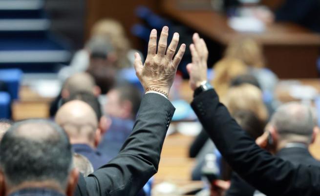 Спор в НС за машините за гласуване и подготовката на изборите