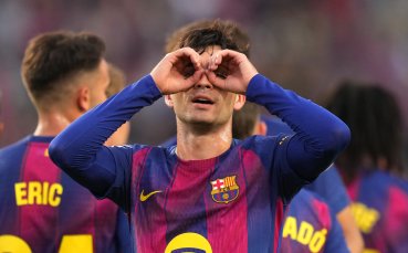 Защо Педри бие дузпи на баща си след всеки трофей и за кого е жестът с очилата (видео)