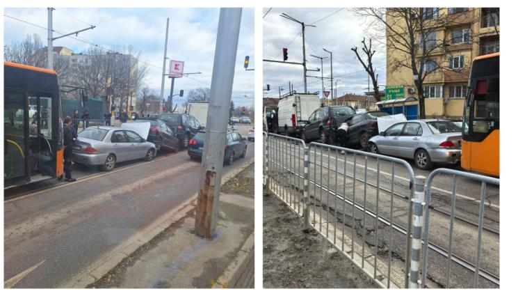 dad - КАТАСТРОФИ ТРЕСАТ СОФИЯ! Невиждано верижно меле край столичен булевард (СНИМКИ)