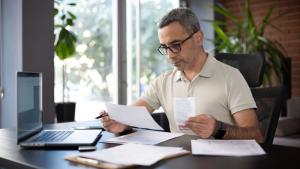 мъж данъци такси