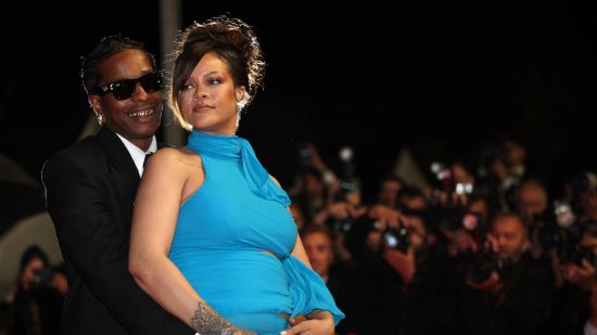 Rihanna ще се завърне в света на музиката с огромни летни концерти