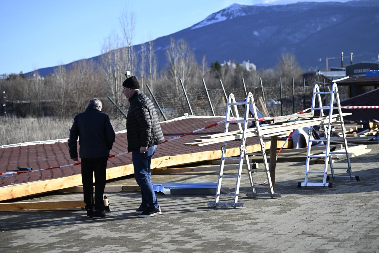 <p>Кадри от мястото на трагедията - навес се срути в София, загина работник</p>