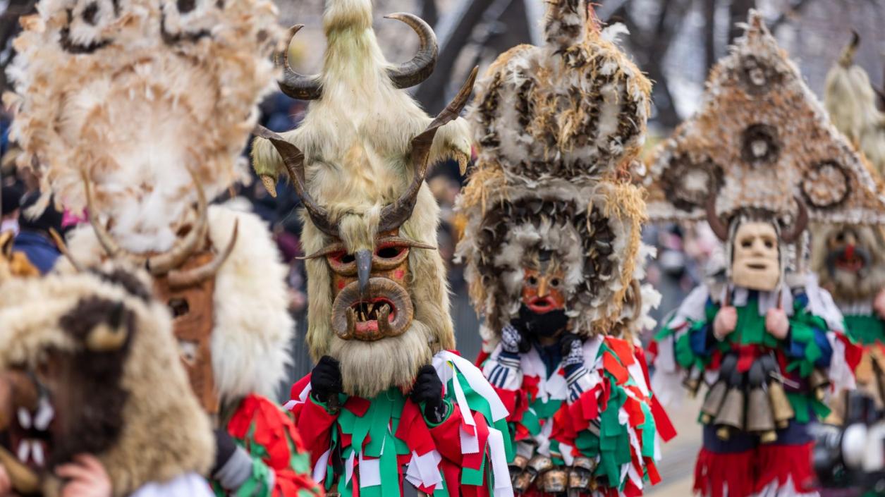 От днес „Сурва“ превръща Перник в столица на маскарадните игри за 10 дни 