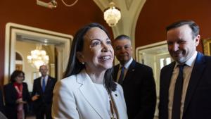 Лидерът на опозицията във Венецуела Мария Корина Мачадо връчи медала