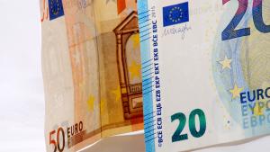 Фалшива 100 еврова банкнота откри в оборота собственик на хранителен