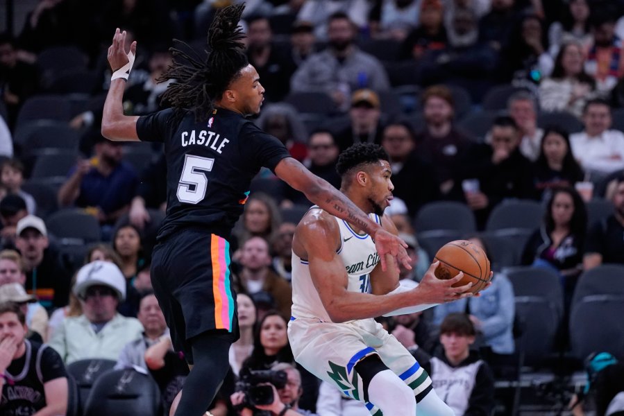 Сан Антонио Спърс Милуоки Бъкс1