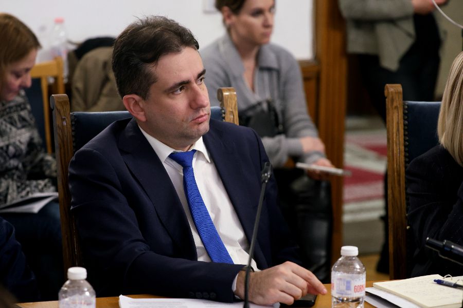 <p>Парламентарната правна комисия одобри на първо четене законопроекта на ГЕРБ-СДС за закриване на Комисията за противодействие на корупцията (КПК).</p>