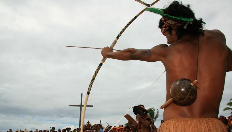 племе - ДИВОТО ЗОВЕ: Тайно амазонско племе нападна изследователи! (ВИДЕО)