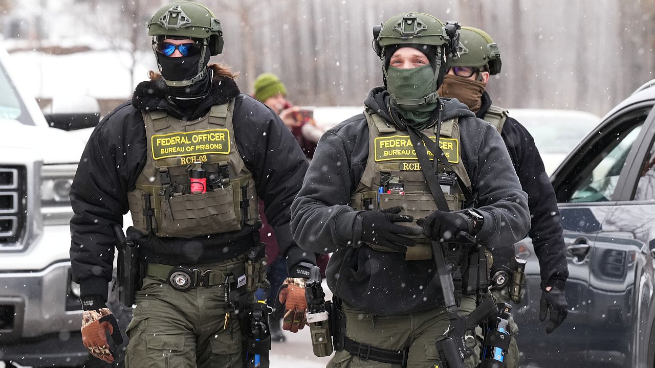 Съд в САЩ забрани на имиграционните агенти в Минеаполис да задържат мирни протестиращи